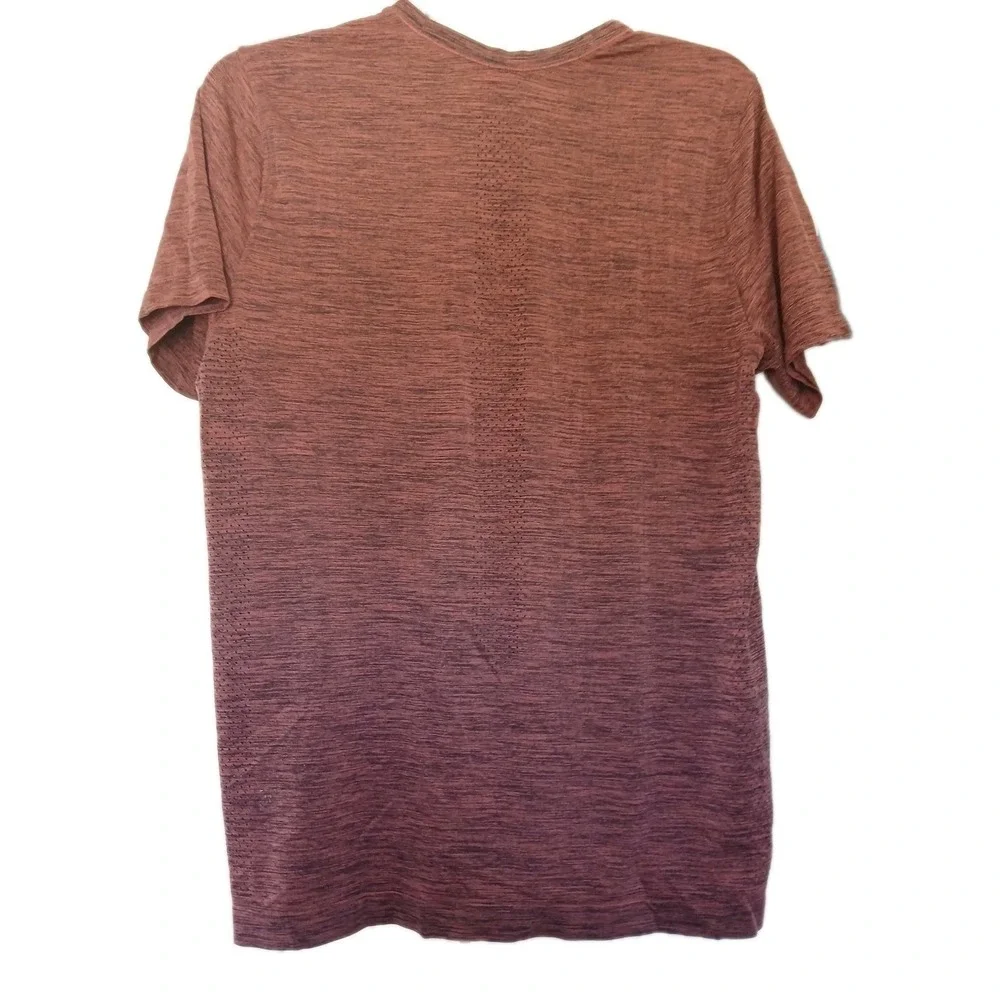 Lululemon Metal Vent Tech Shirt Mens Medium Red Short Sleeve Stretch‎ Athletic